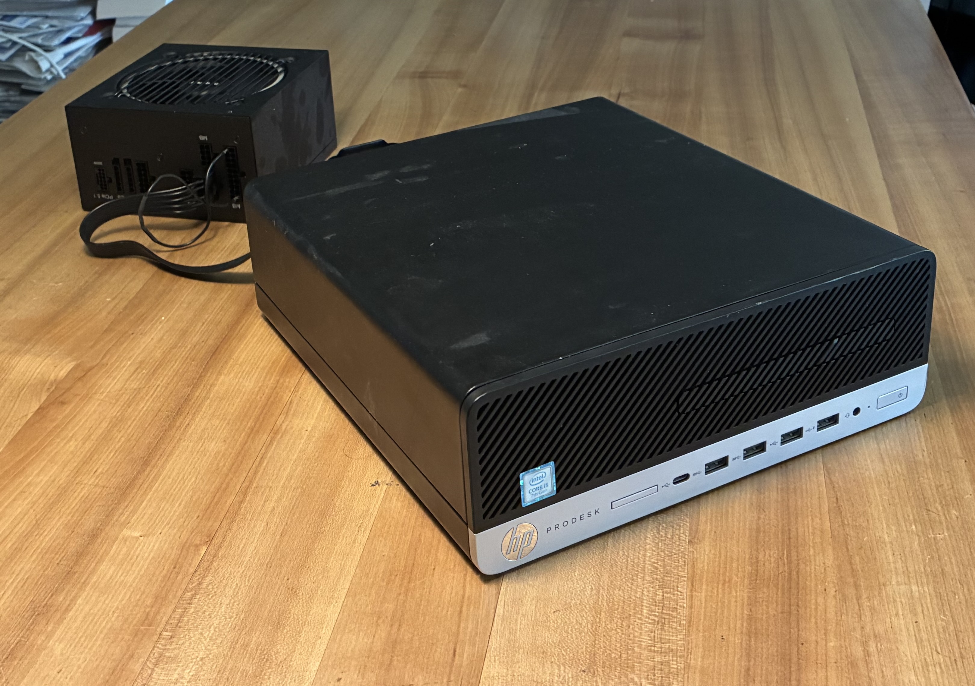 HP ProDesk 600 G3 SFF with the case assembled