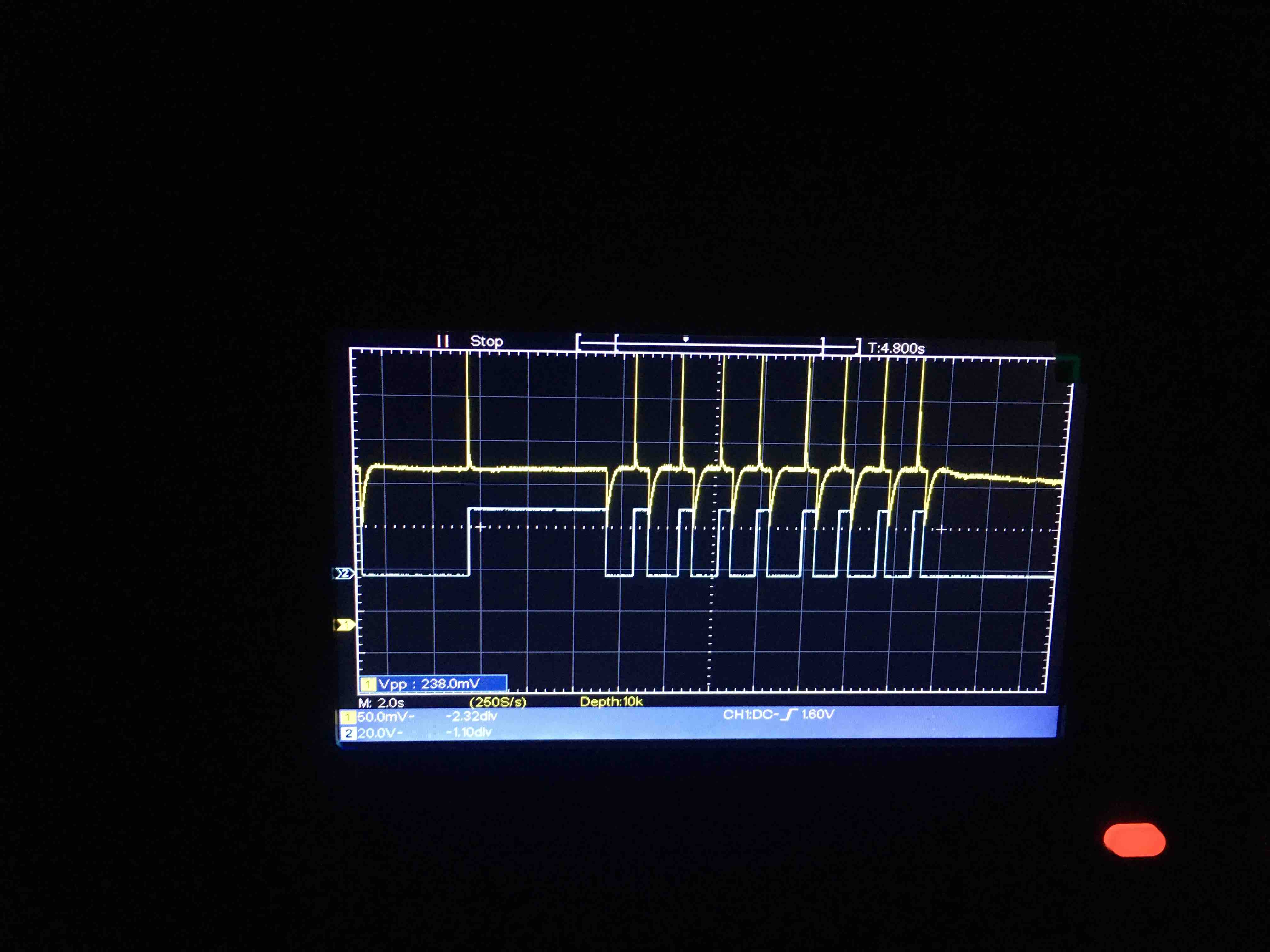 Oscilloscope readings from the circuit using a positive gate voltage. There is a positive response on the rising and a negative response on falling edges, but it converges back to the initial state.