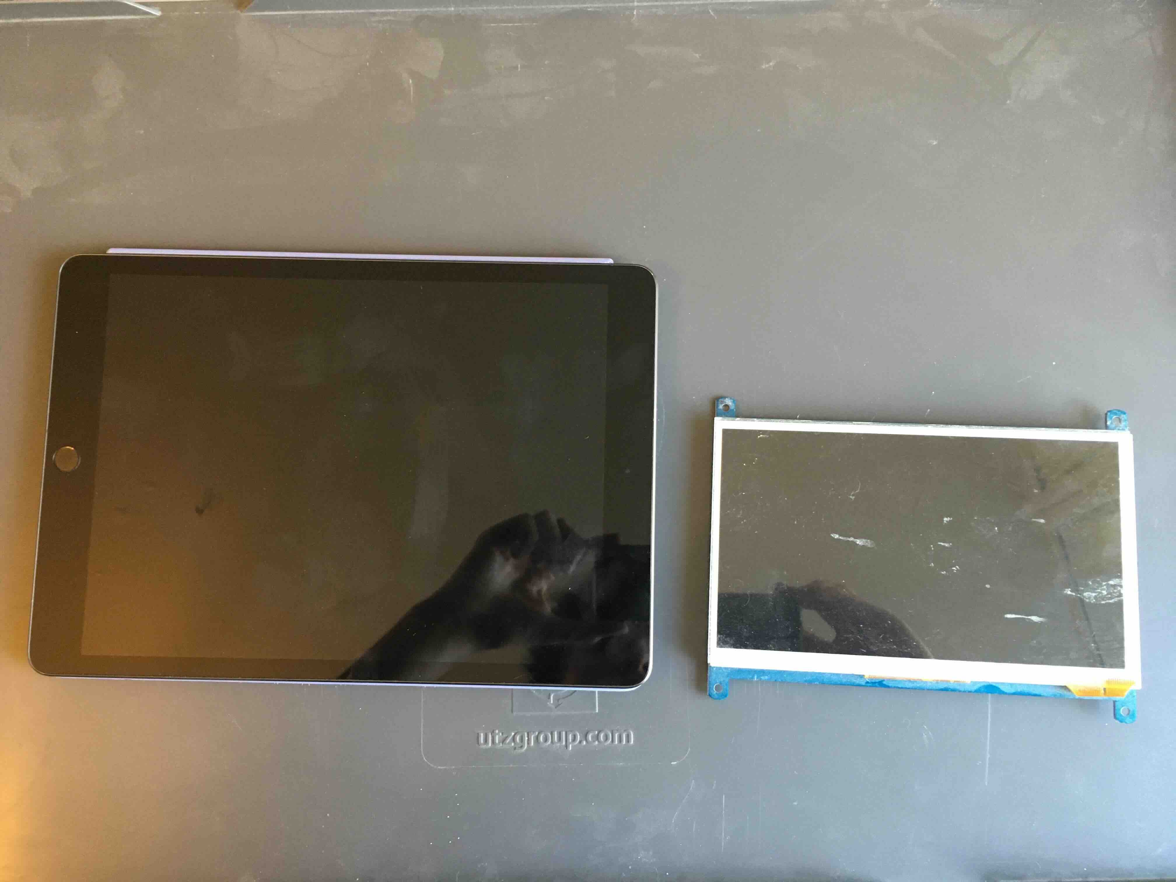 A size comparison between the screen and a IPad: The IPad is much bigger